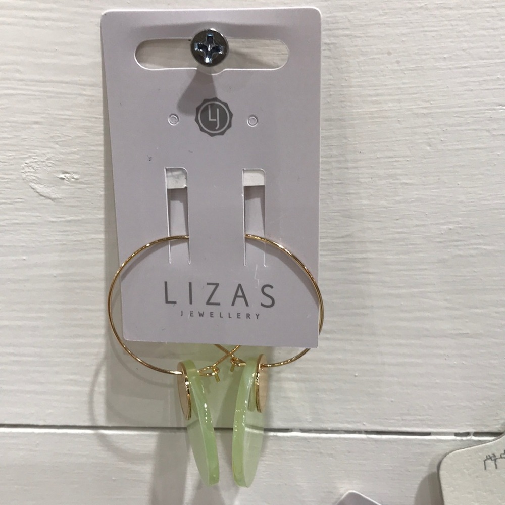 Lizas JEWELLERY   Hoop earrings.
